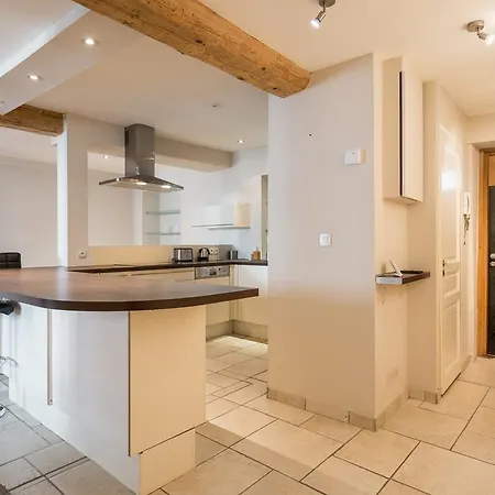 Chic And Spacious Flat - Foch *